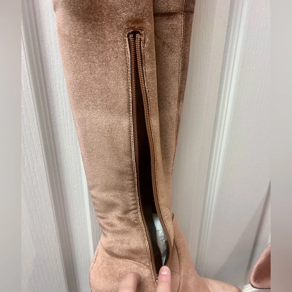 👢Smash NIB “Malia Over the Knee” Chic Velvet Boots in Nude Color